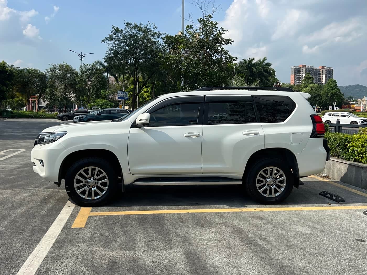Toyota Prado 2018 — Фото 4/20