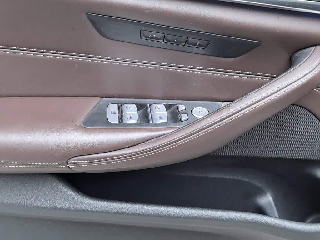 BMW 5 Series 2018 — Фото 9/20
