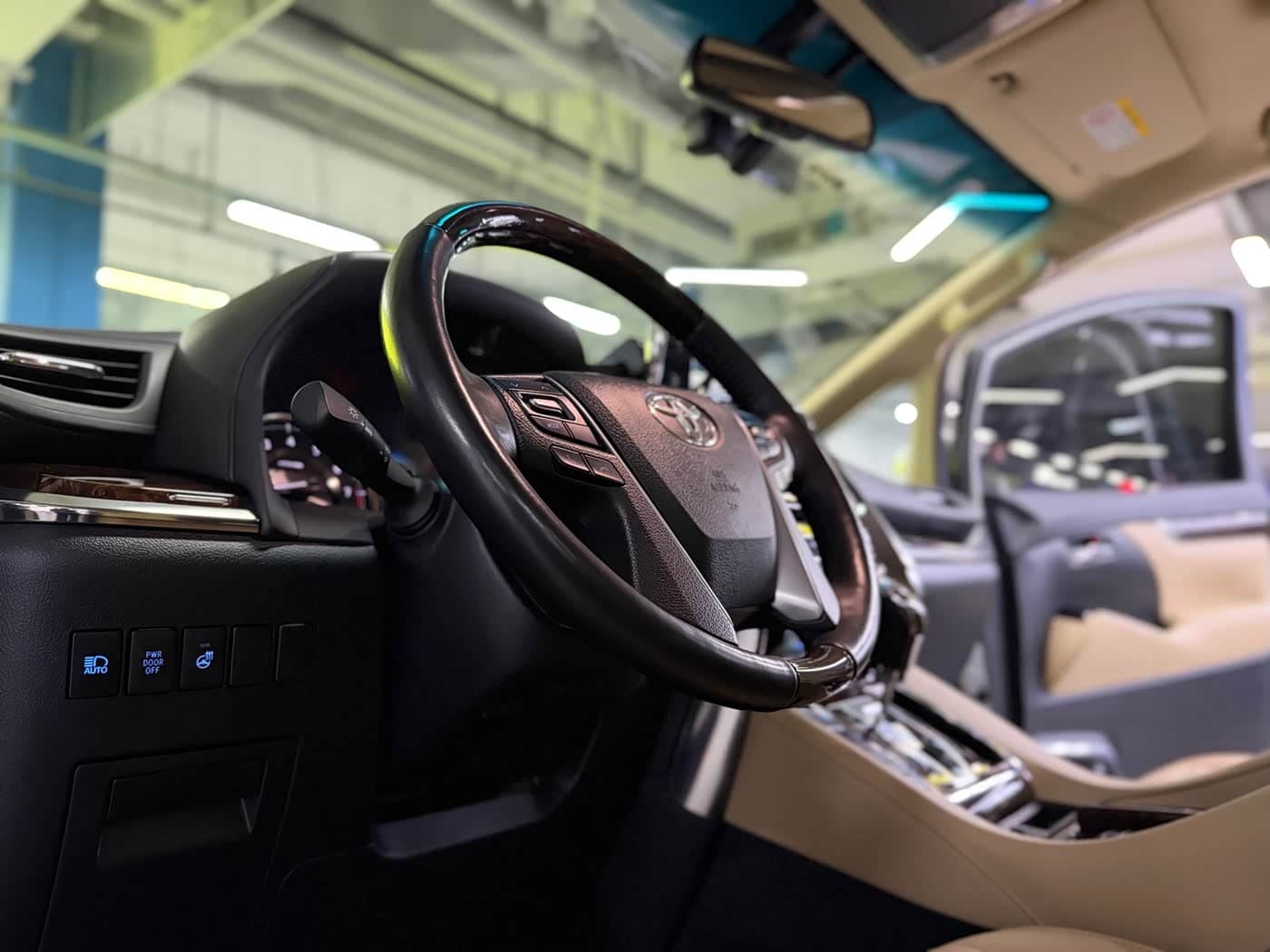 Toyota Alphard 2019 — Фото 11/16
