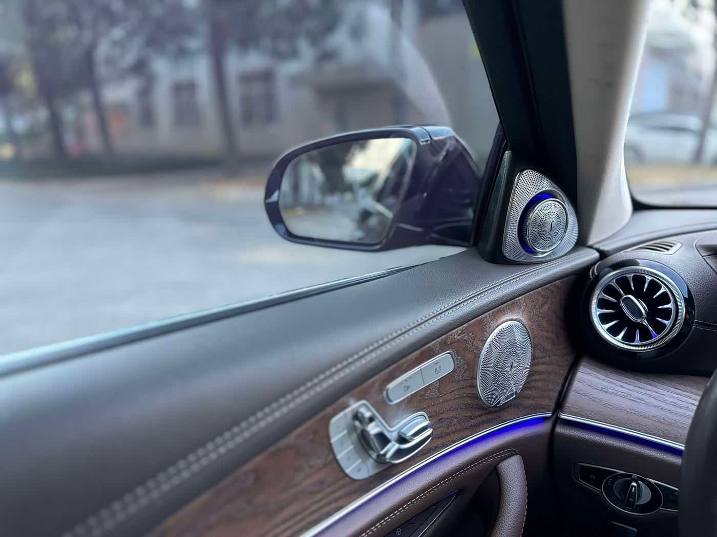 Mercedes-Benz E-Class 2021 — Фото 6/10