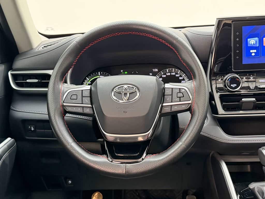 Toyota Highlander 2023 — Фото 14/20