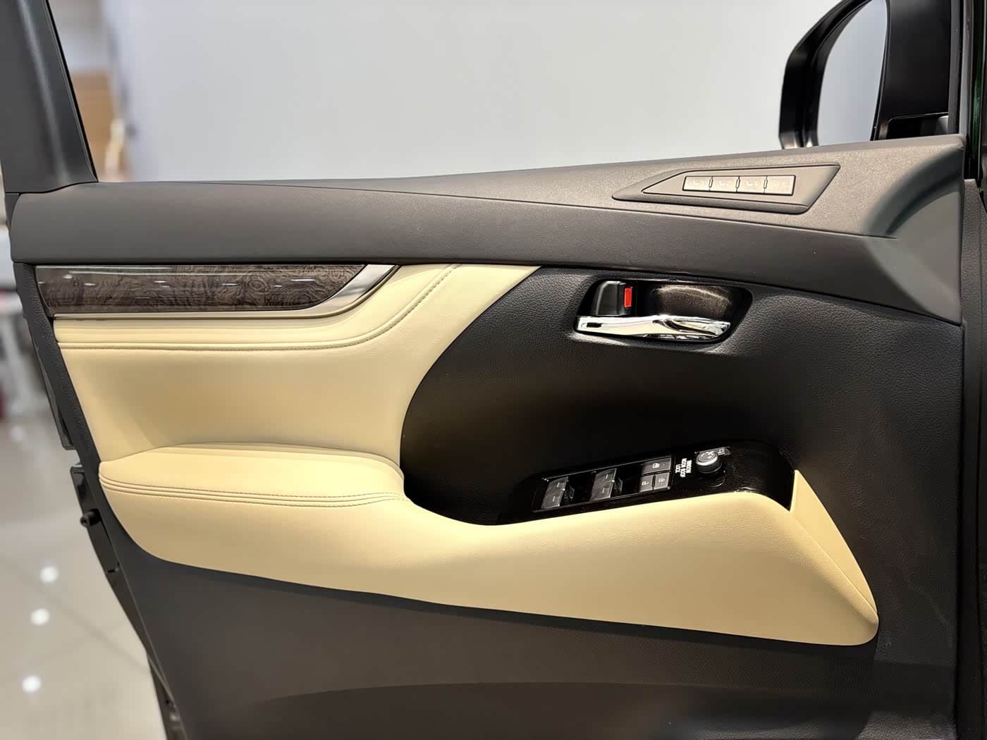 Toyota Vellfire 2021 — Фото 10/20