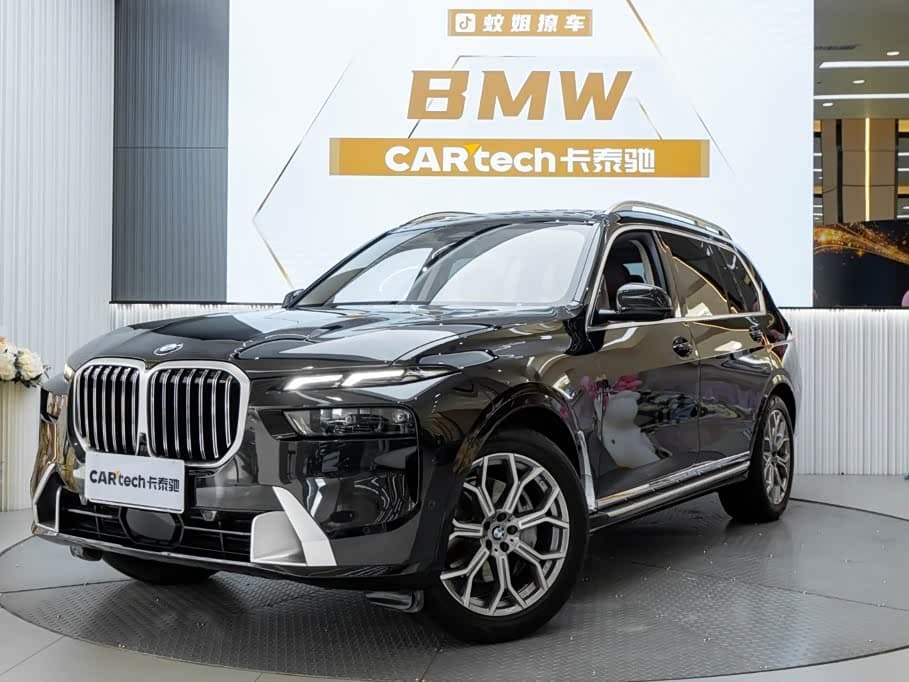 BMW X7 2024 — Фото 2/20