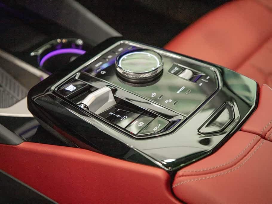 BMW 5 Series 2025 — Фото 15/20