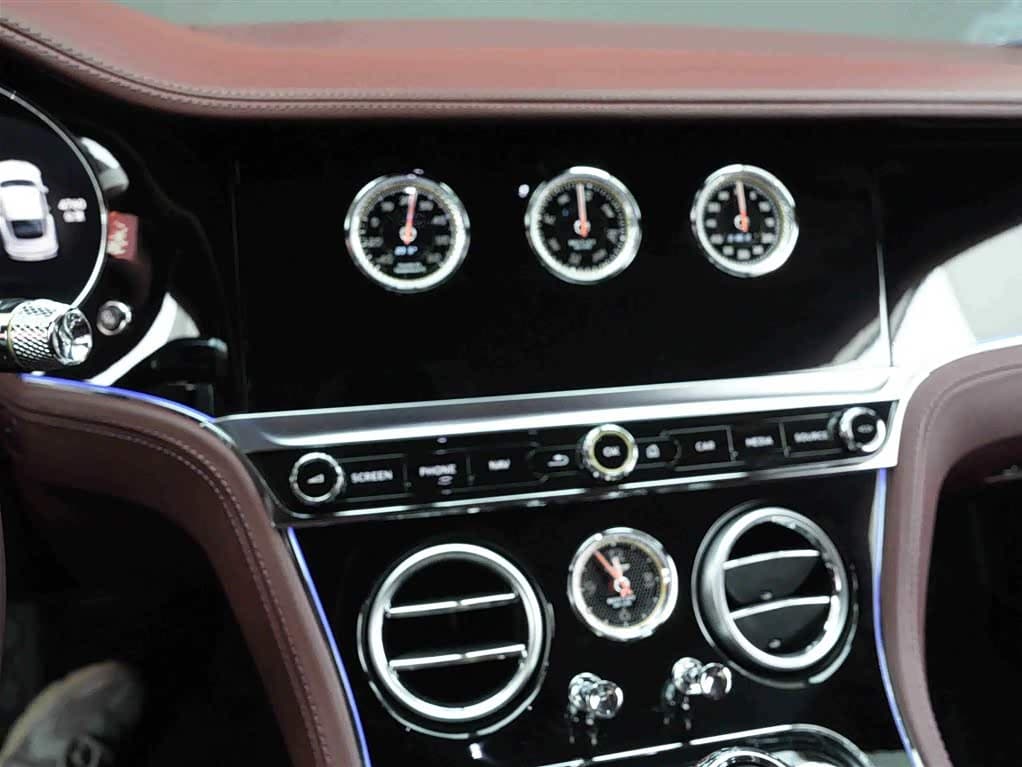 Bentley Continental 2023 — Фото 14/20