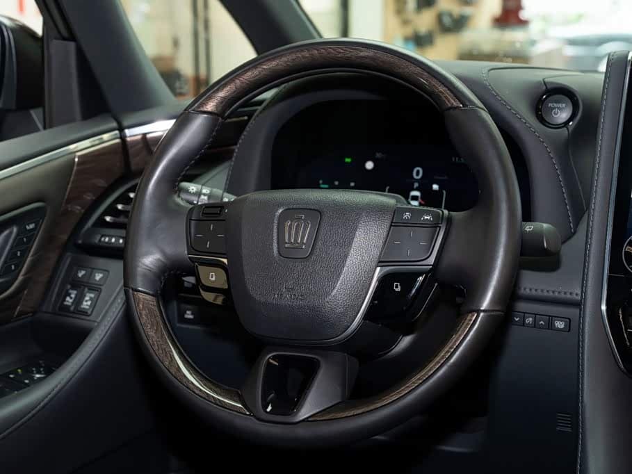 Toyota Vellfire 2025 — Фото 16/20