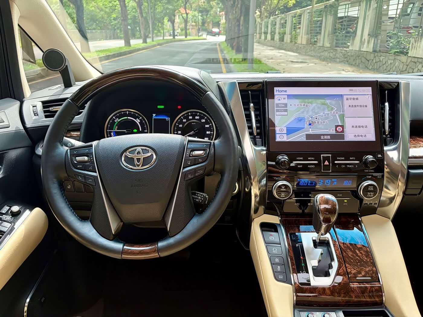 Toyota Alphard 2022 — Фото 8/18