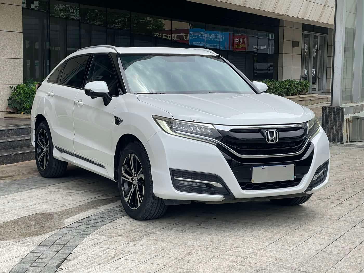 Honda UR-V 2018 — Фото 2/16