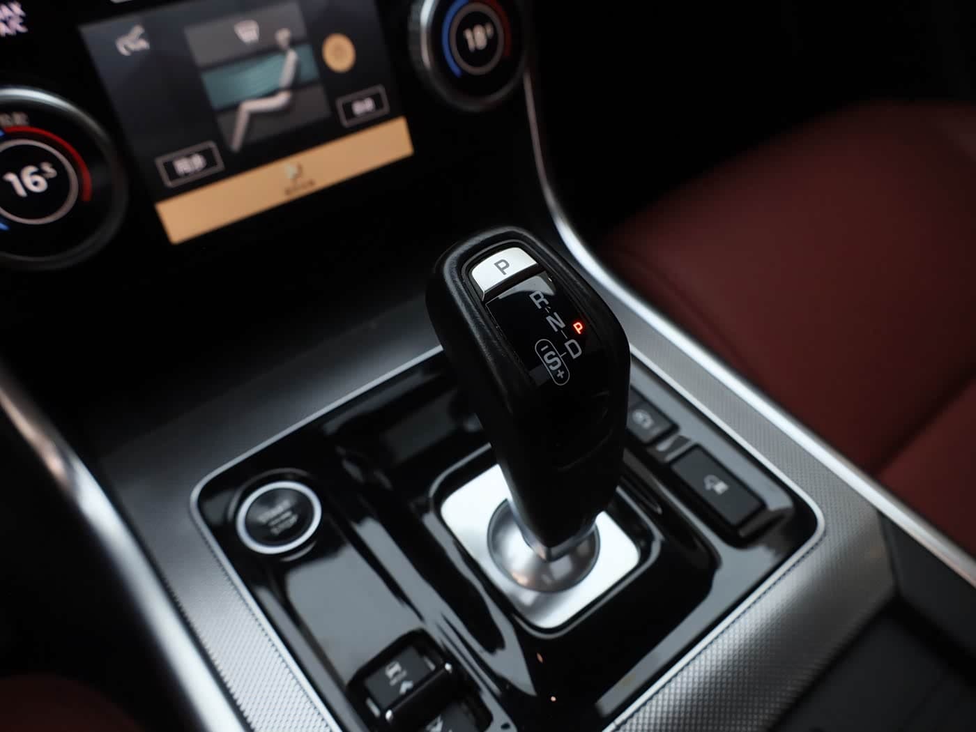 Jaguar XEL 2023 — Фото 9/20
