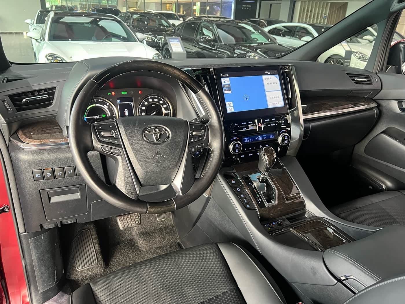 Toyota Alphard 2020 — Фото 7/11