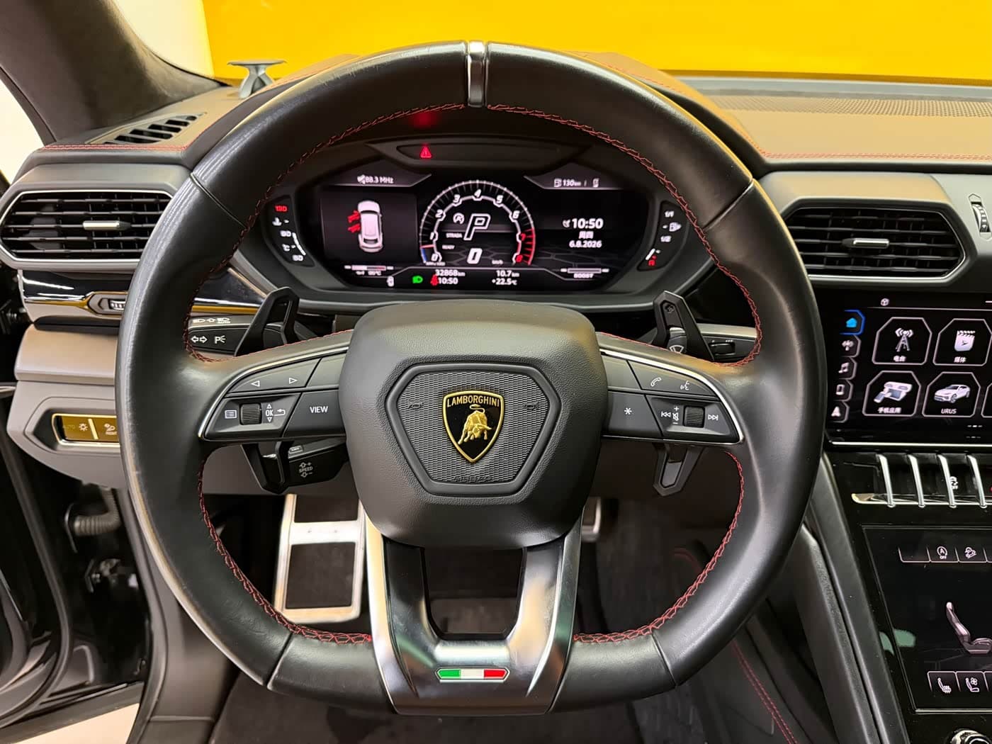 Lamborghini Urus 2023 — Фото 12/20