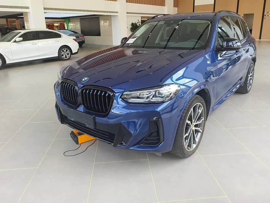 BMW X3 2022 — Фото 1/16