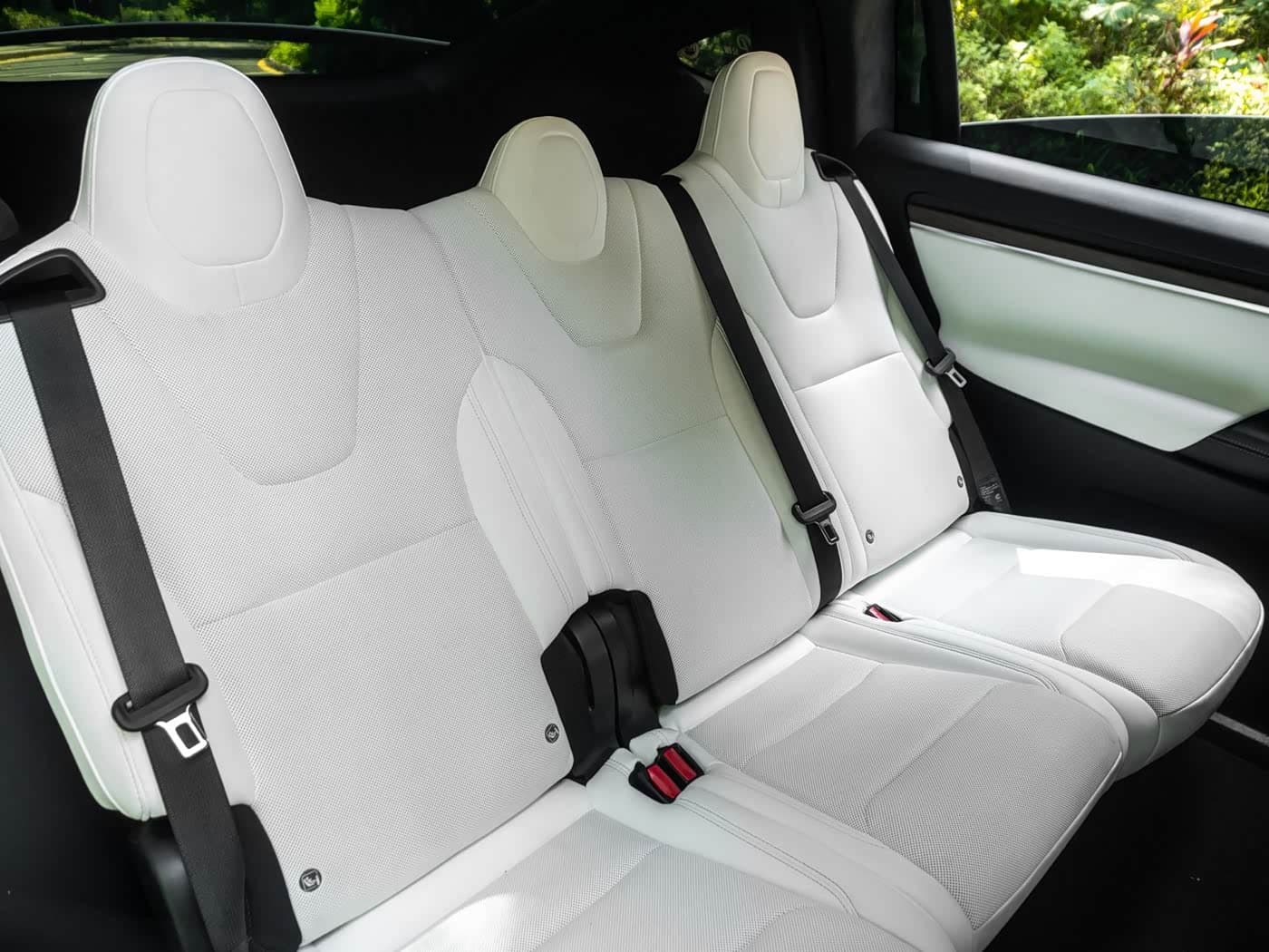Tesla Model X 2023 — Фото 18/20