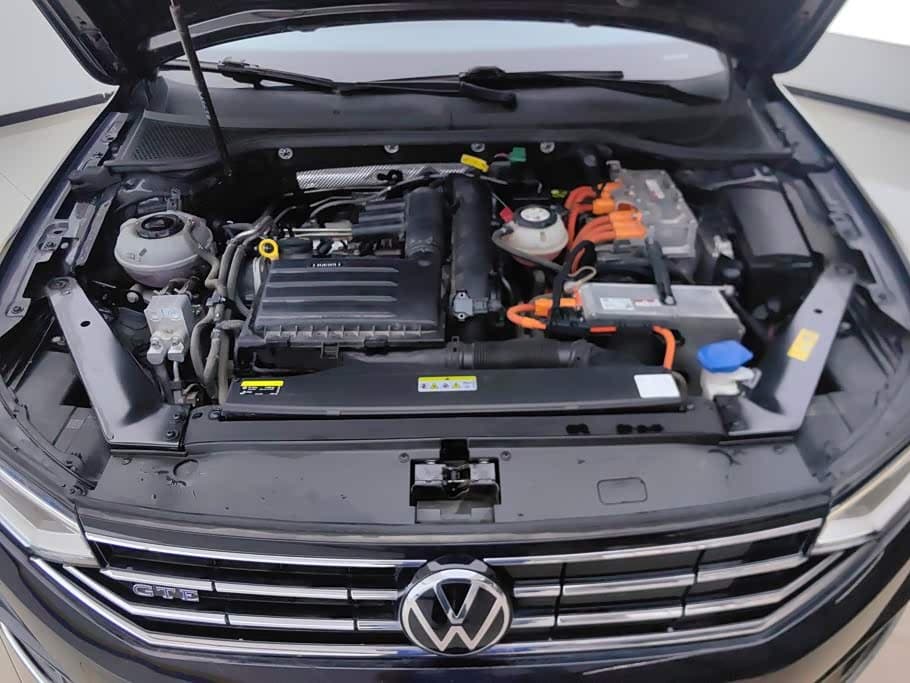 Volkswagen Magotan GTE Plug-in Hybrid 2022 — Фото 10/16