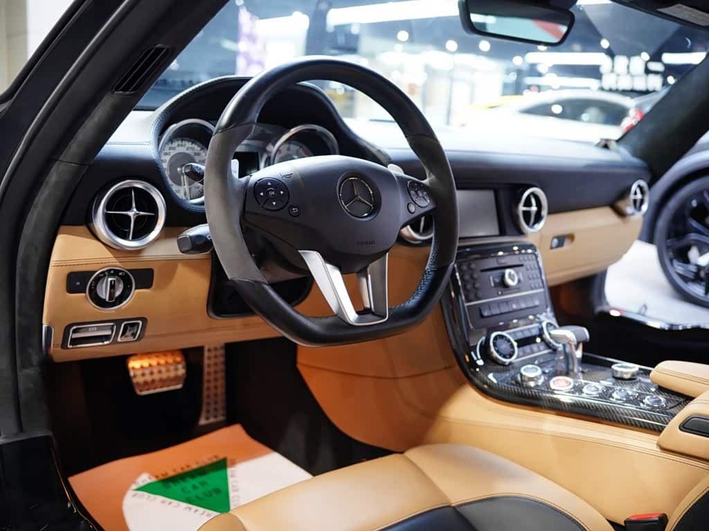 Mercedes-Benz SLS AMG 2013 — Фото 19/20