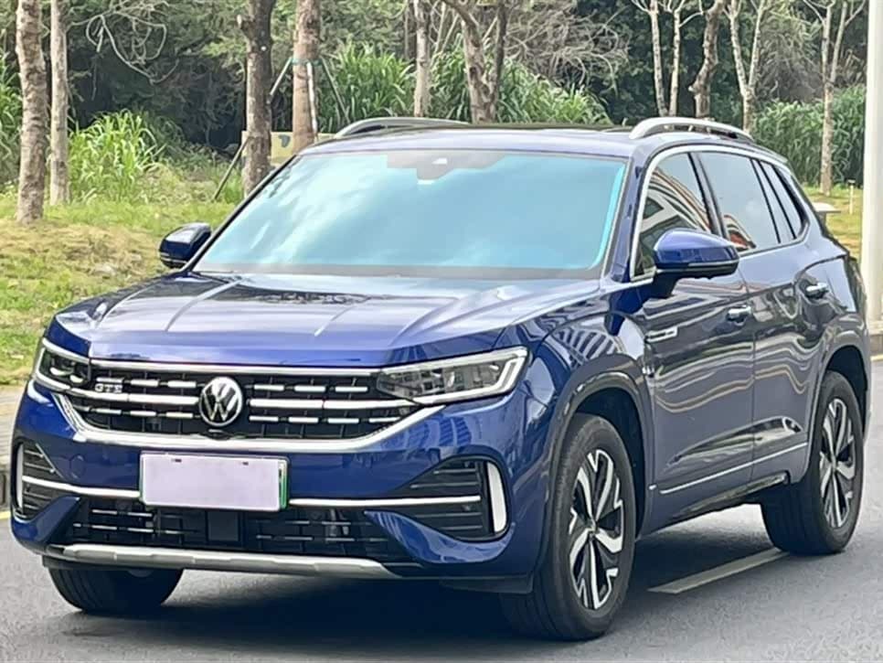 Volkswagen Tayron GTE Plug-in Hybrid 2023 — Фото 1/20
