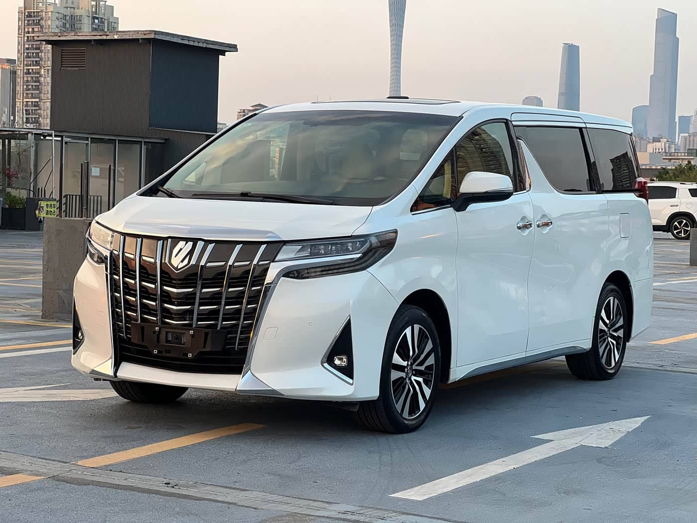 Toyota Alphard, 2018