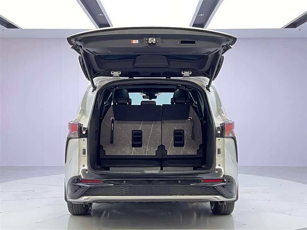 Toyota Granvia 2024 — Фото 9/20