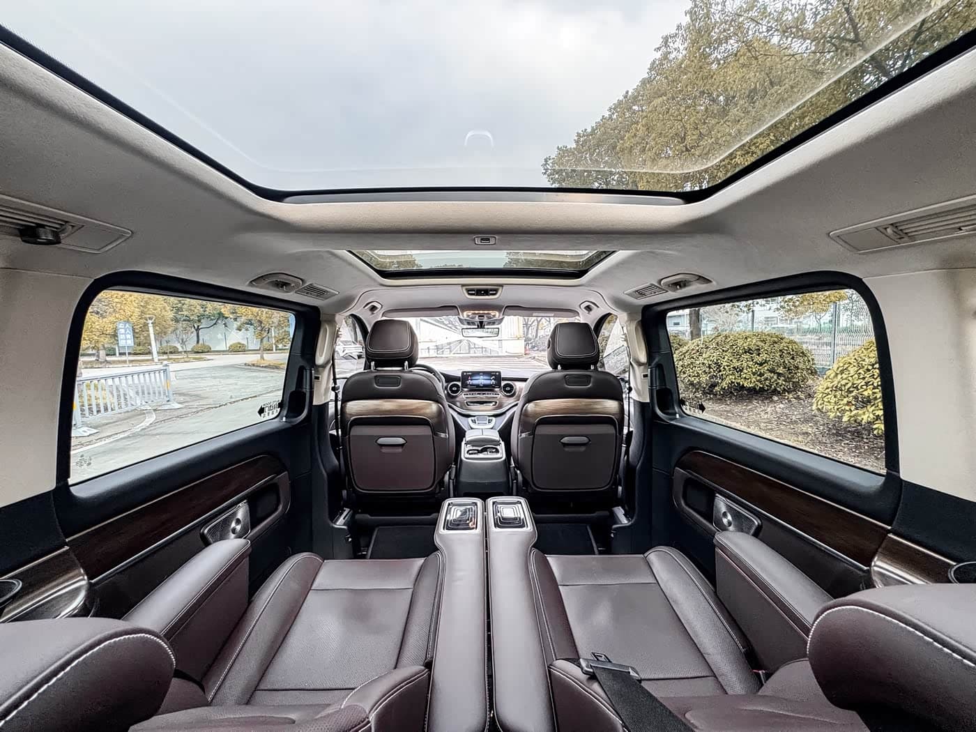 Mercedes-Benz V-Class 2024 — Фото 15/20