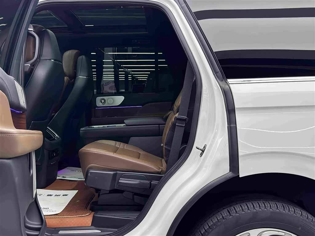 Lincoln Navigator 2023 — Фото 9/20