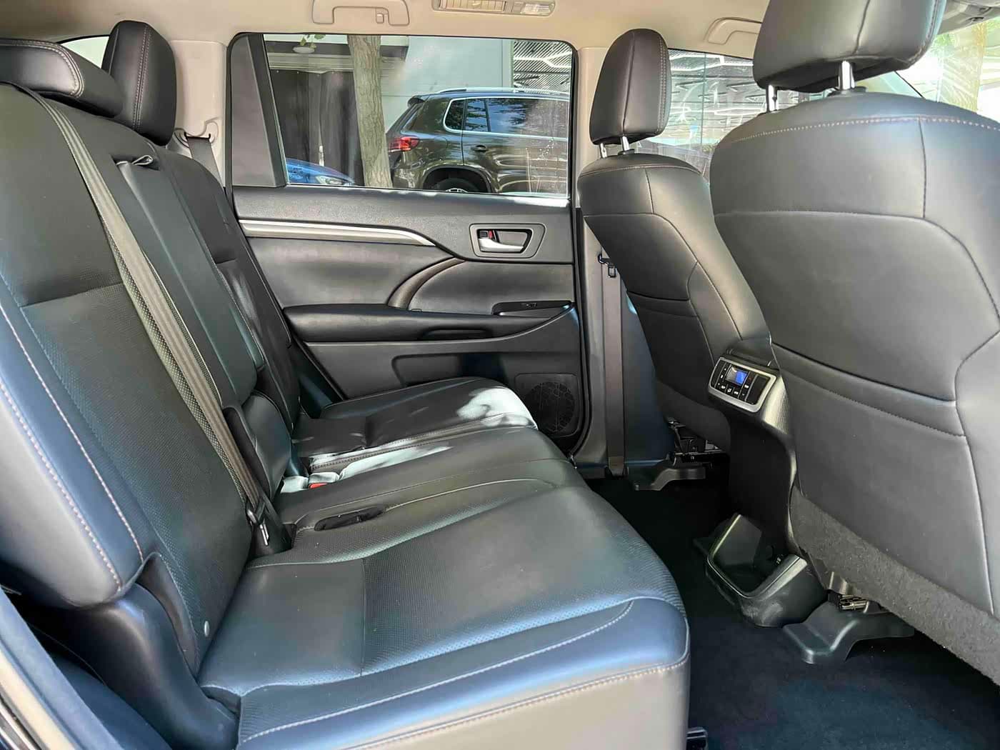 Toyota Highlander 2018 — Фото 19/20