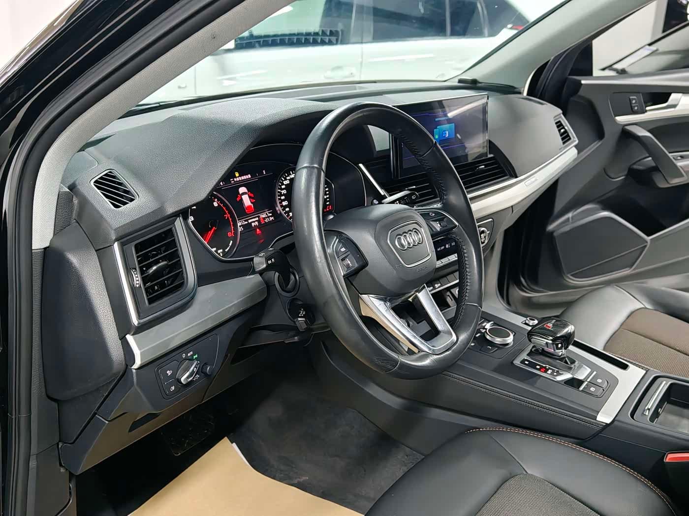 Audi Q5L 2021 — Фото 16/18