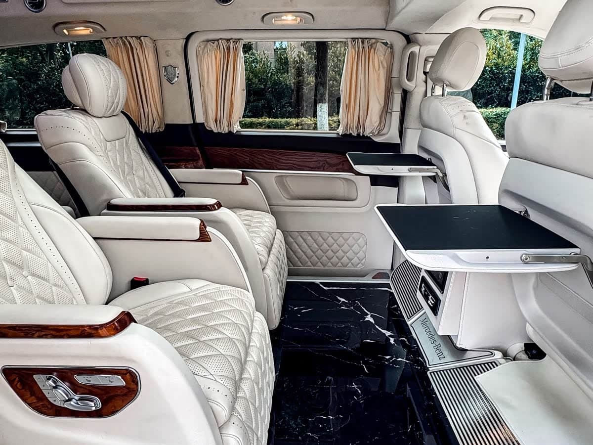 Mercedes-Benz V-Class 2021 — Фото 18/20