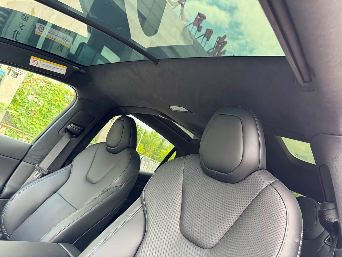 Tesla Model X 2023 — Фото 10/20