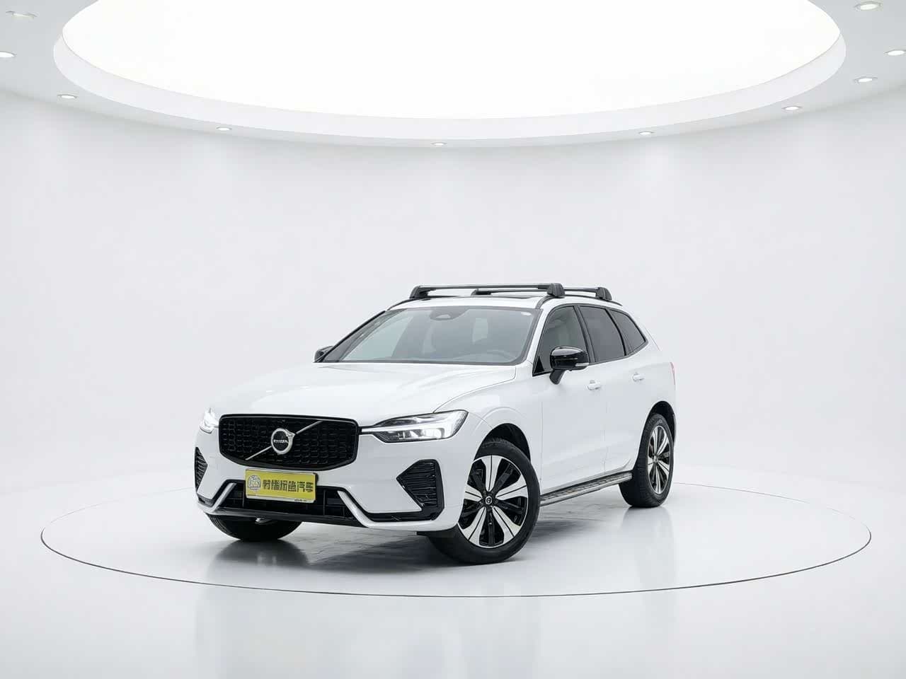 Volvo XC60 2024 — Фото 1/20