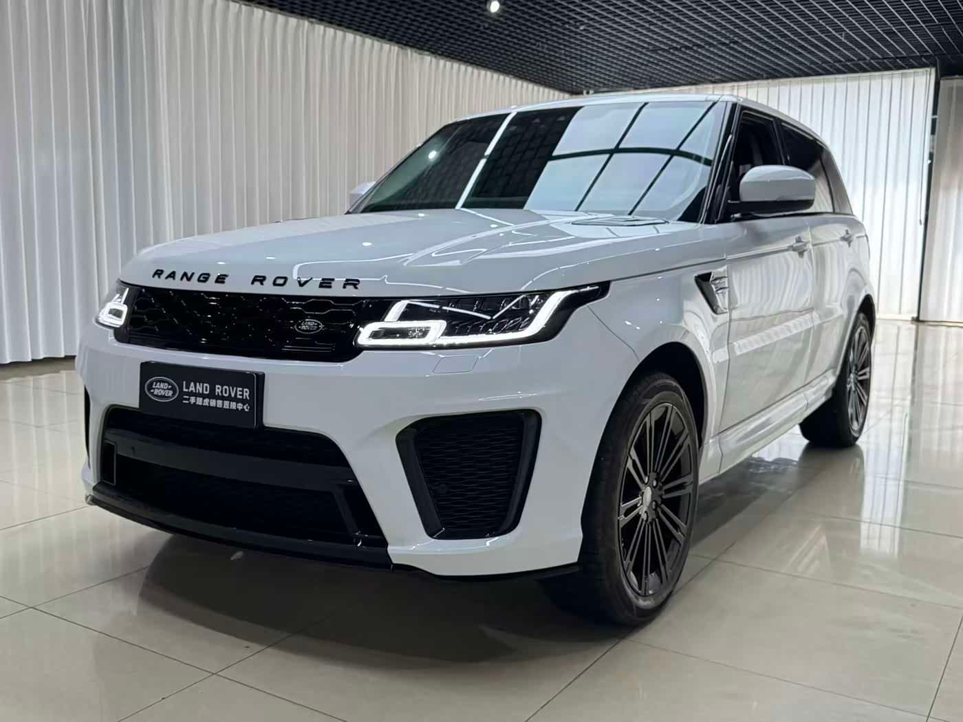 Land Rover Range Rover Sport 2017 — Фото 1/12