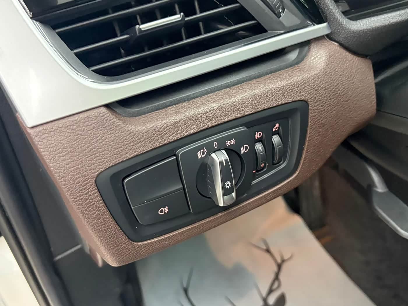 BMW X1 2023 — Фото 8/20