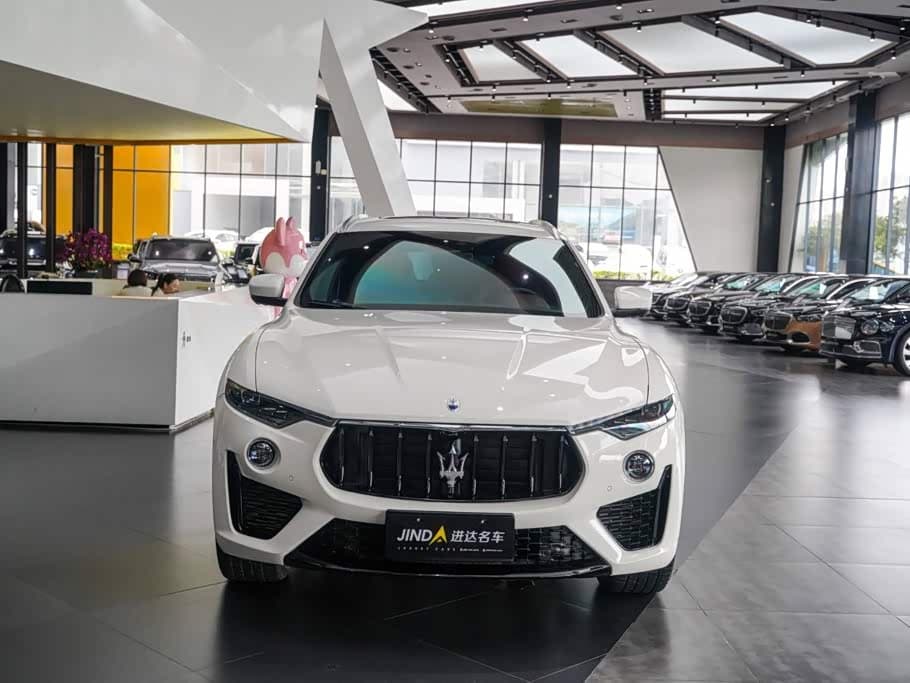 Maserati Levante 2022 — Фото 11/16