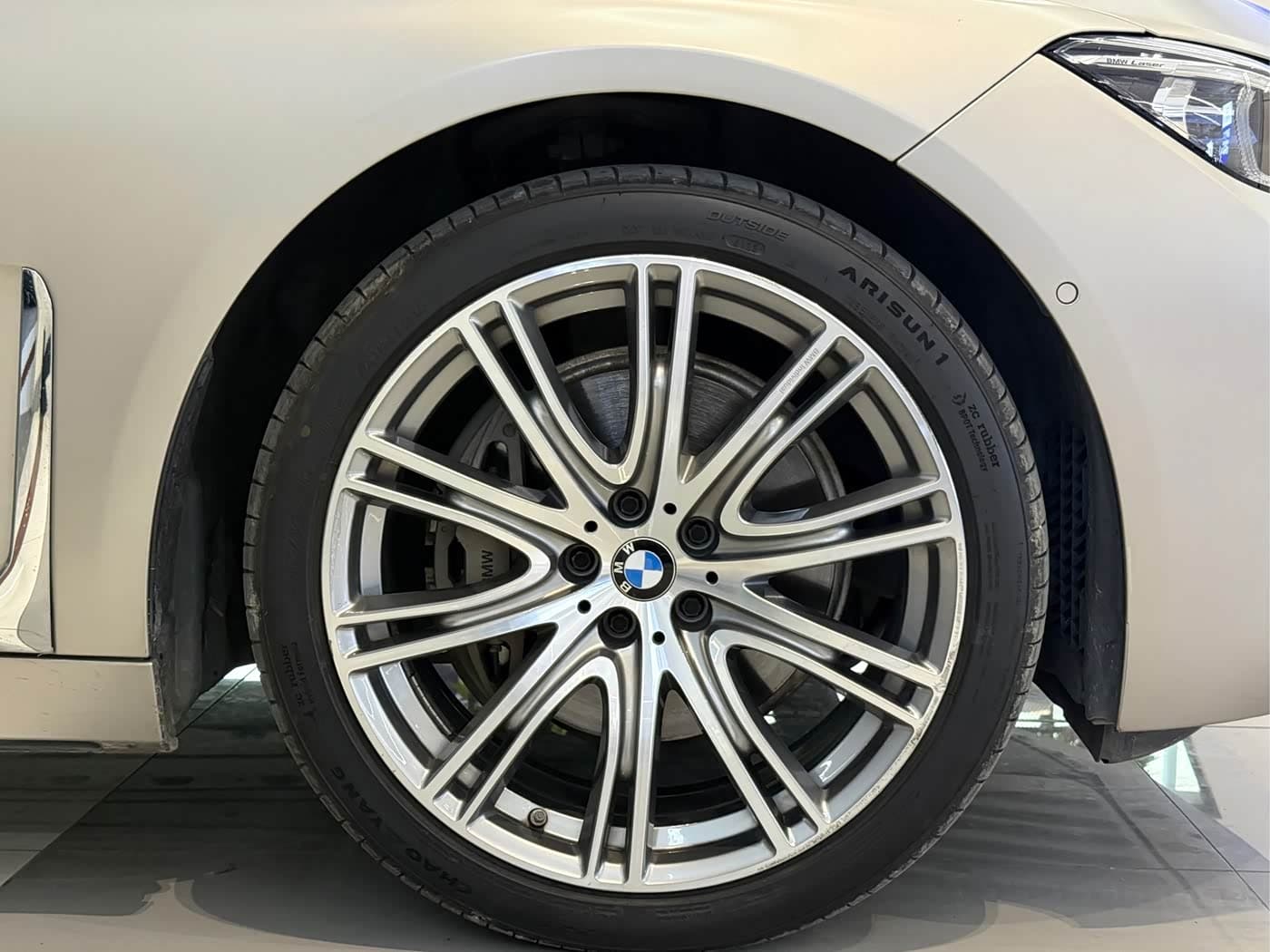 BMW 7 Series 2020 — Фото 18/18