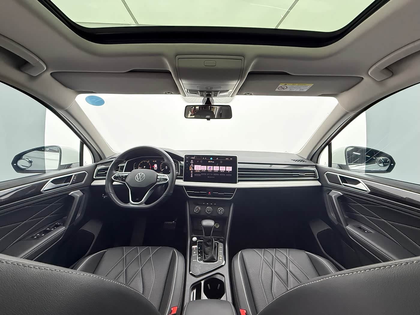 Volkswagen Tiguan L 2022 — Фото 10/20