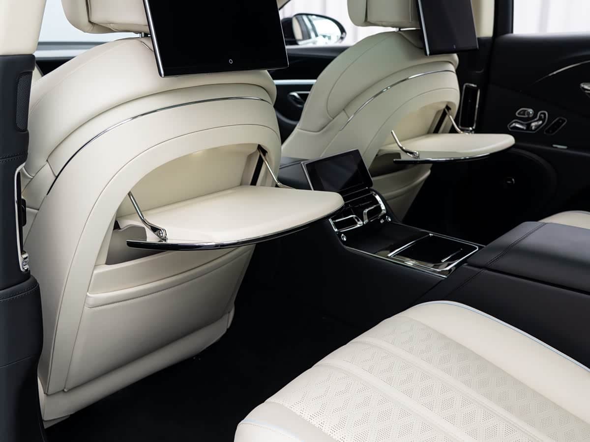 Bentley Flying Spur 2024 — Фото 15/20