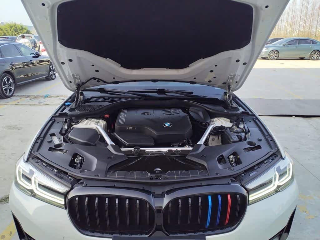 BMW 5 Series 2020 — Фото 16/20