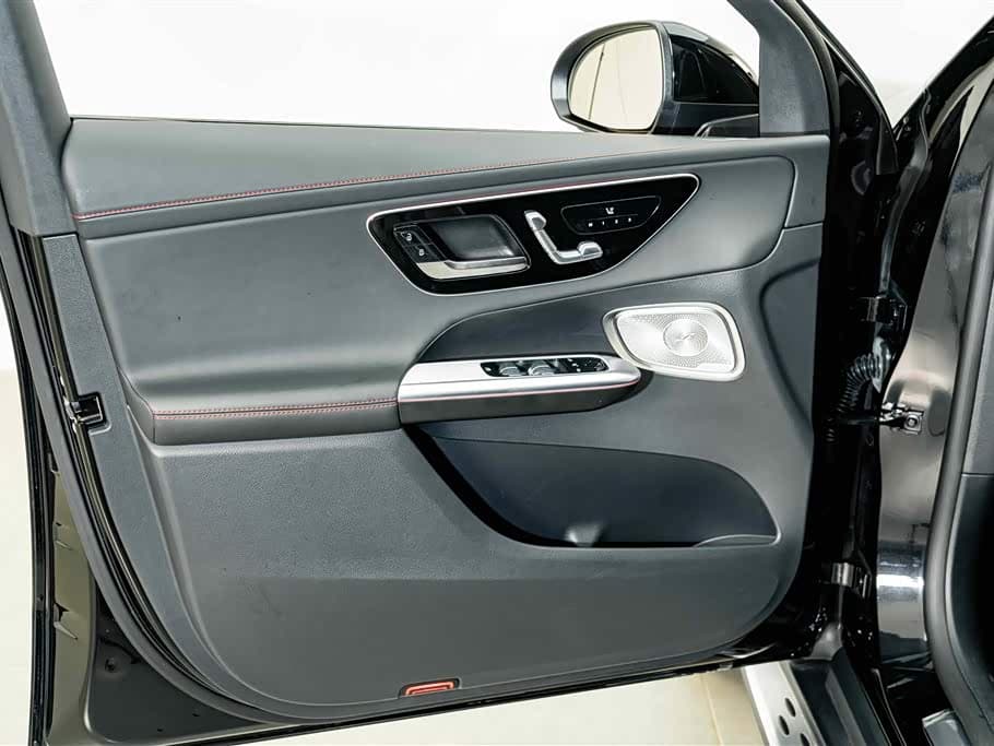 Mercedes-Benz GLC AMG 2025 — Фото 17/20