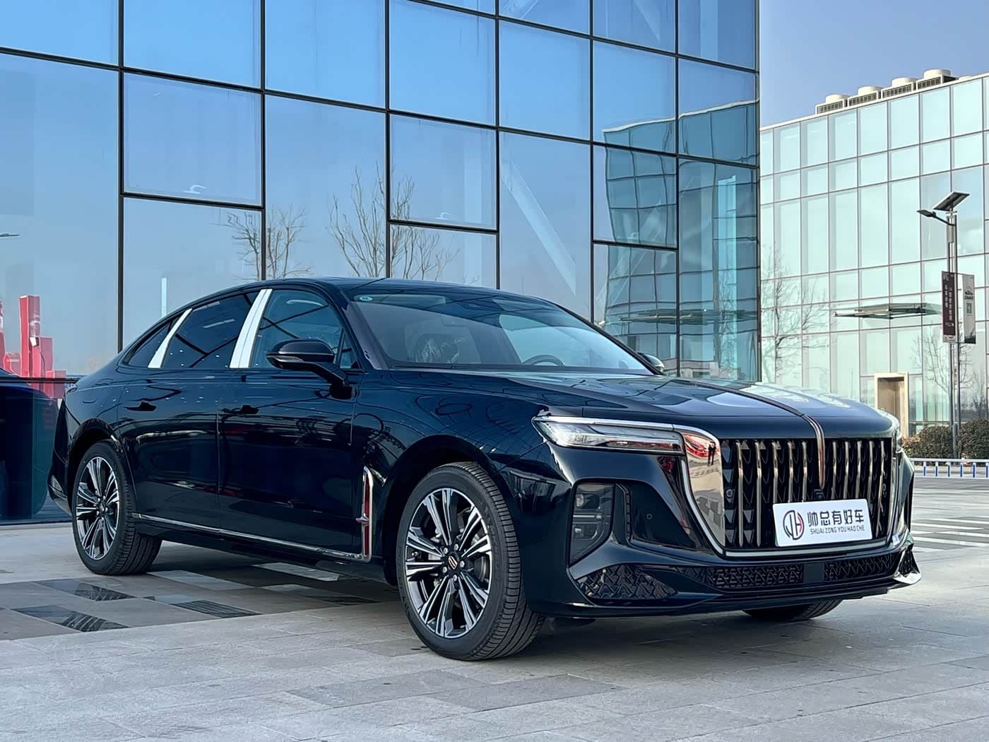 Hongqi H9 2026 — Фото 3/17