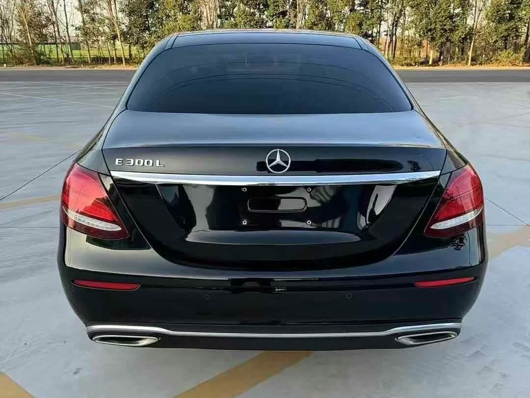 Mercedes-Benz E-Class 2019 — Фото 8/9