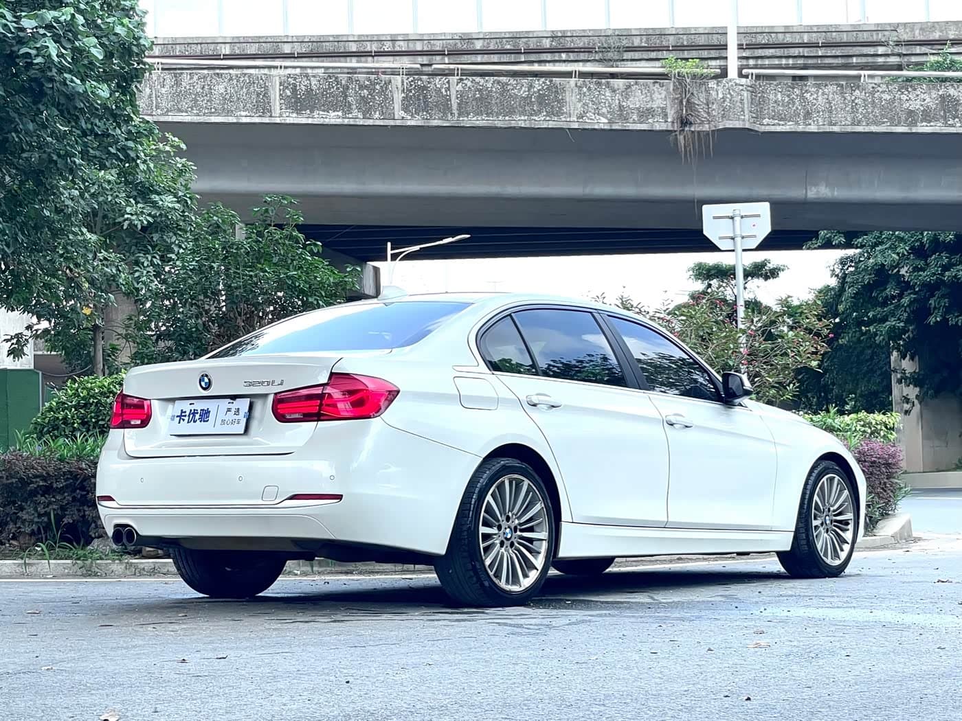 BMW 3 Series 2019 — Фото 4/20