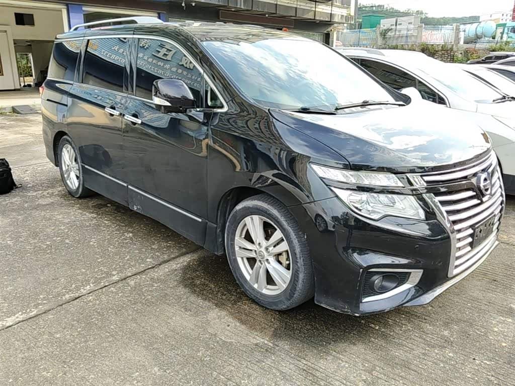 Nissan Quest 2017 — Фото 4/20
