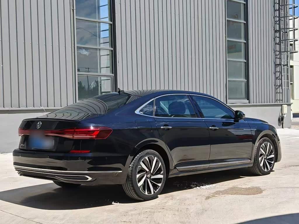 Volkswagen Passat 2022 — Фото 7/20