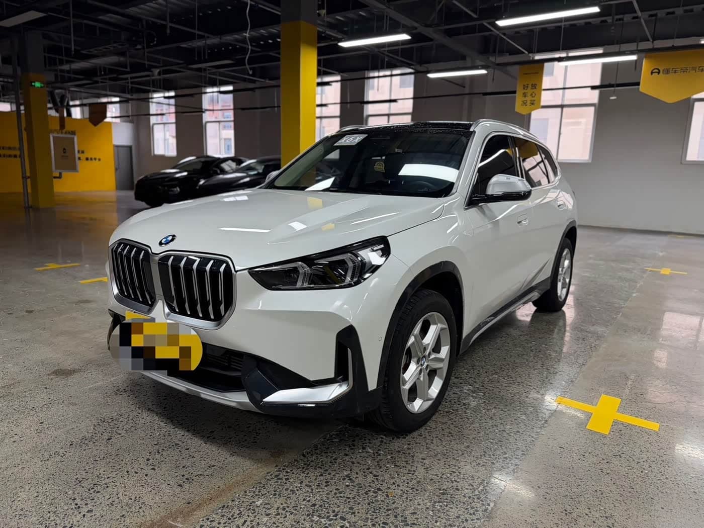 BMW X1 2023 — Фото 1/7