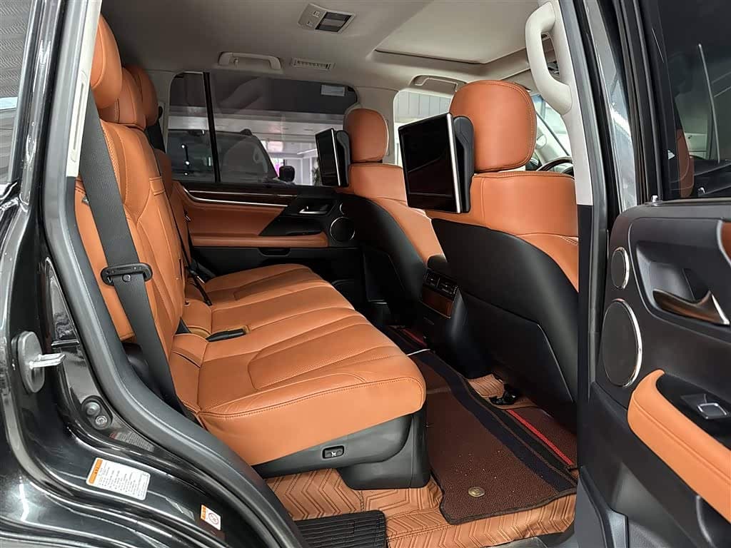Lexus LX 2017 — Фото 17/20