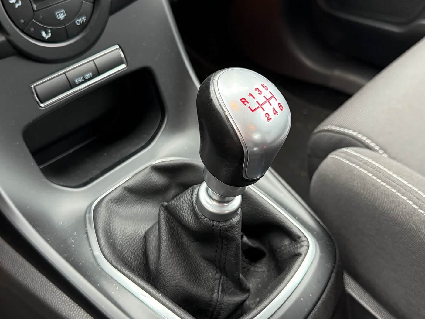Ford Fiesta 2014 — Фото 11/16
