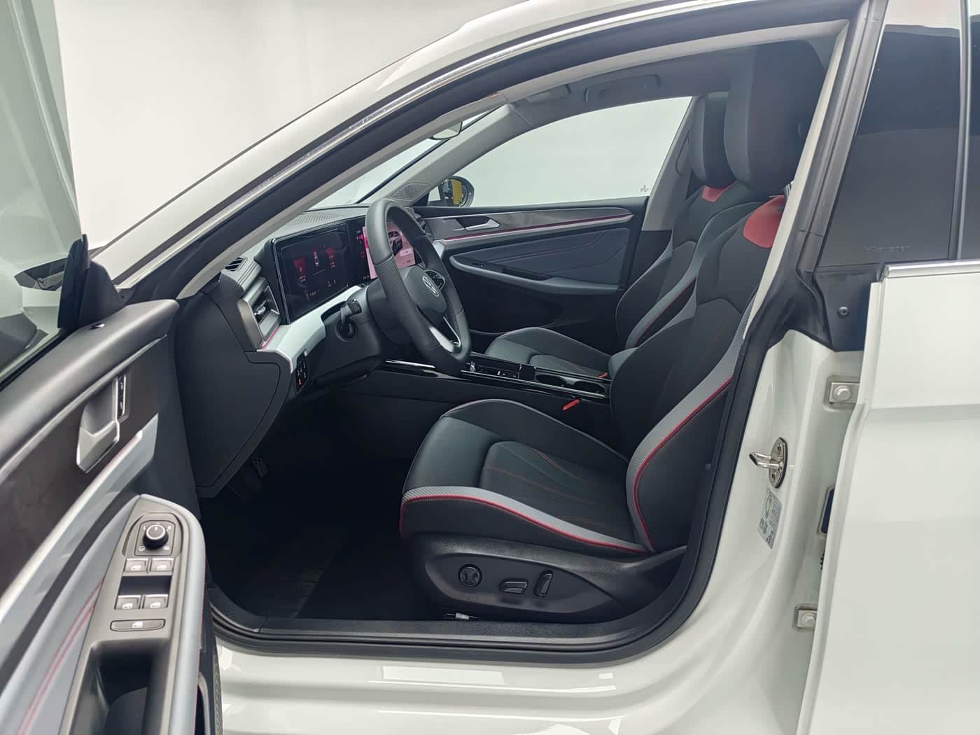Volkswagen Lamando 2024 — Фото 7/17