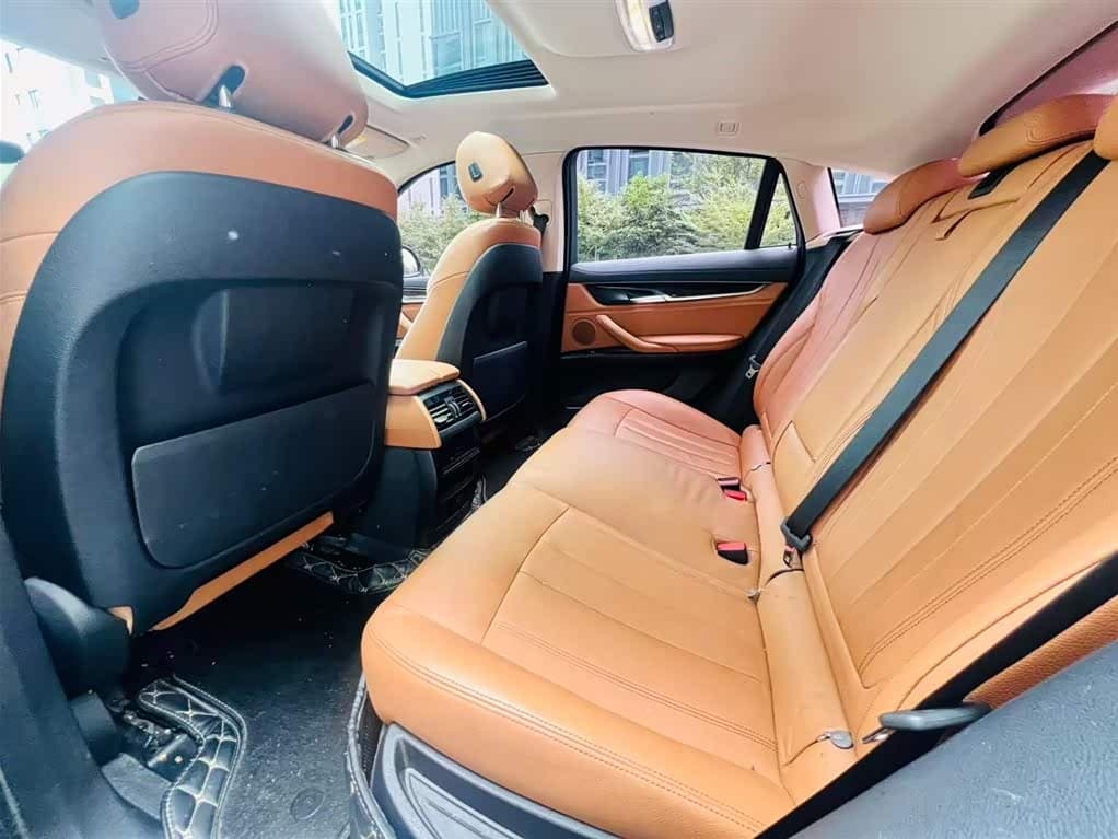 BMW X6 2018 — Фото 17/17