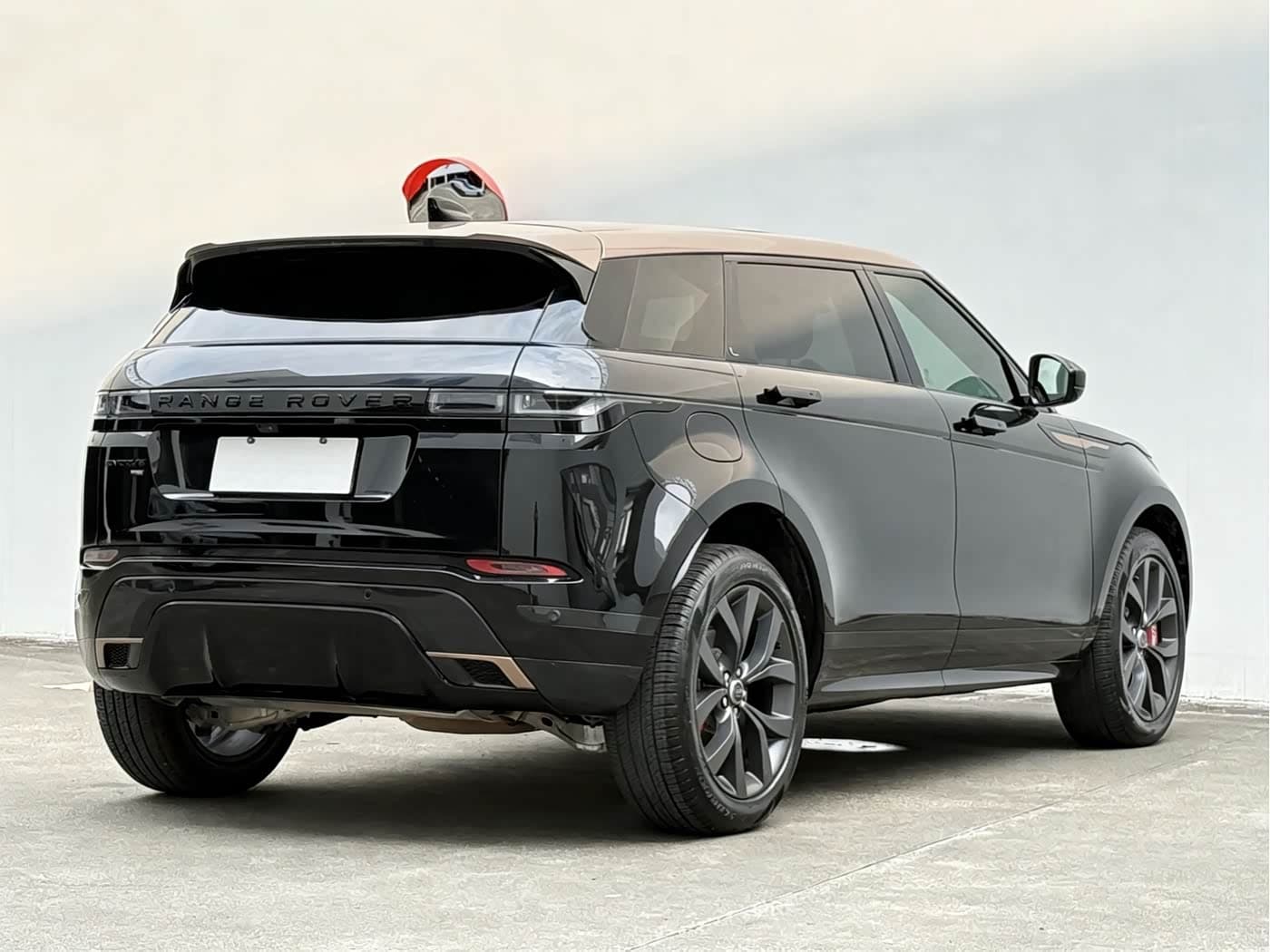 Land Rover Range Rover Evoque 2023 — Фото 6/20