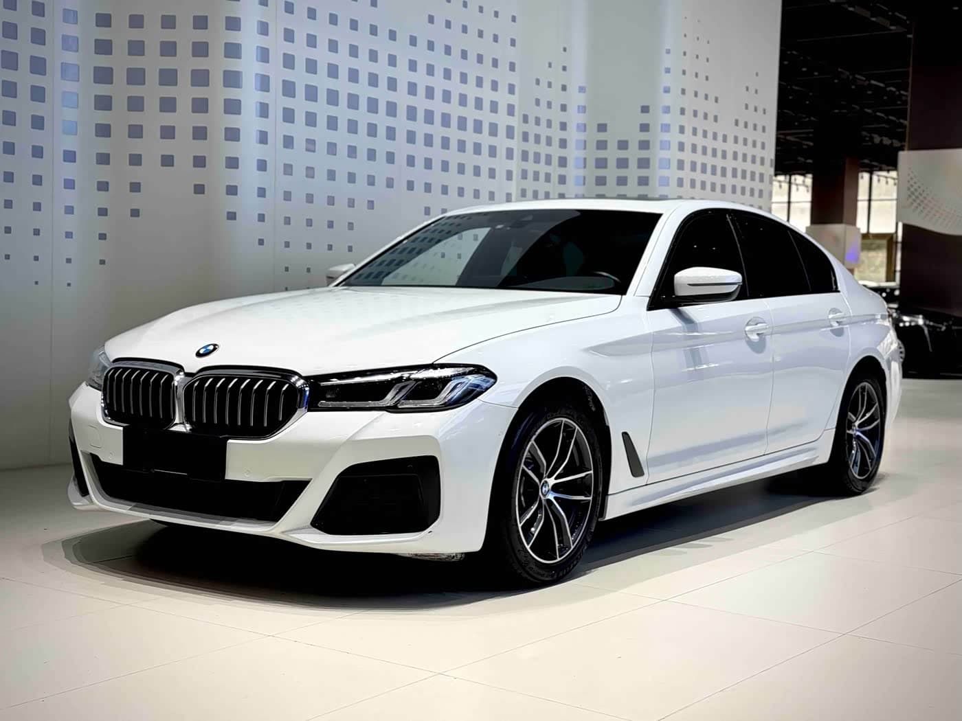 BMW 5 Series 2023 — Фото 1/18