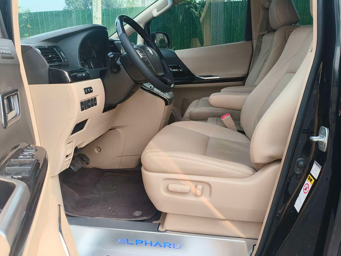 Toyota Alphard 2012 — Фото 8/19